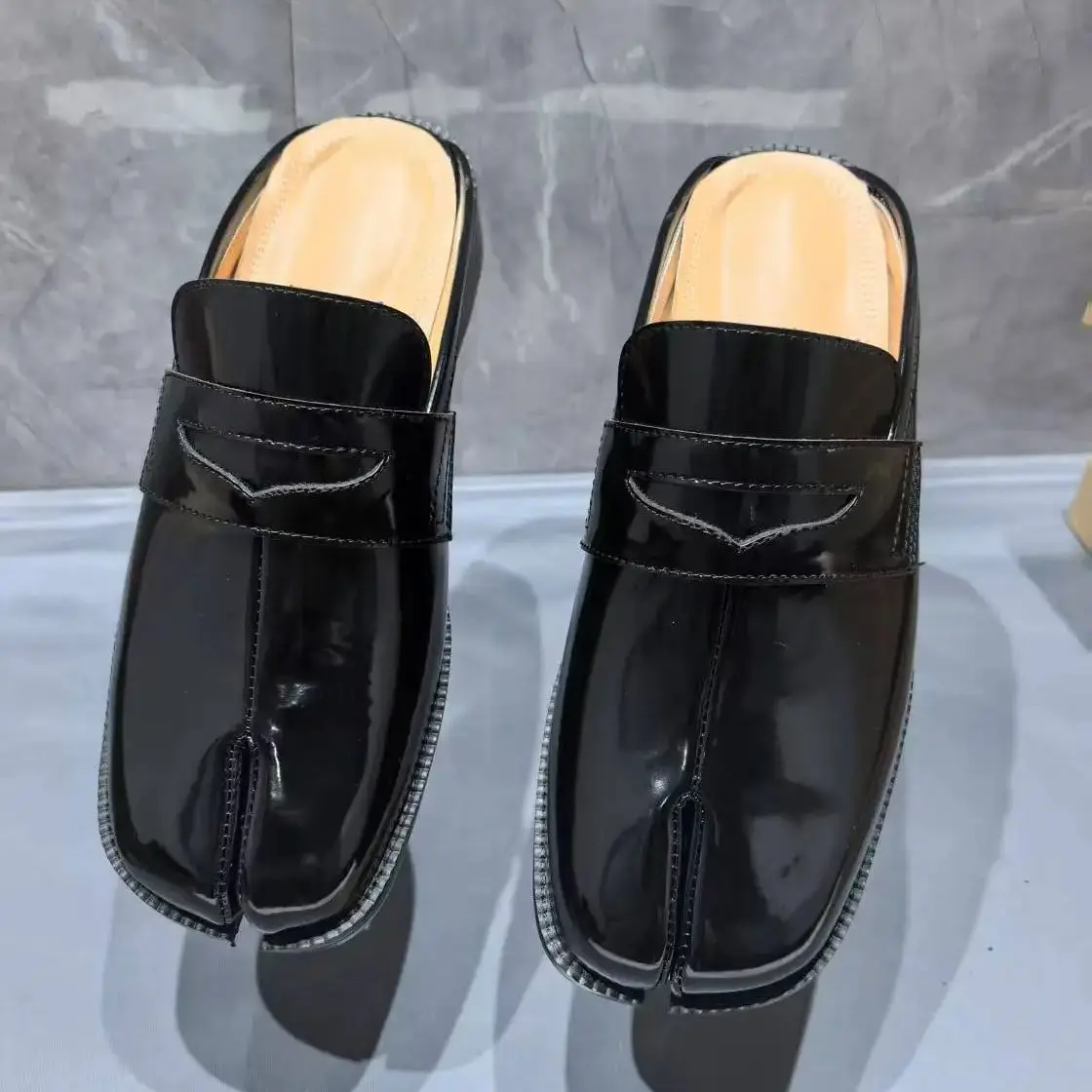 Split Toe Tabi Men's Slippers  - Men Shoes Brand ulasan dan harga